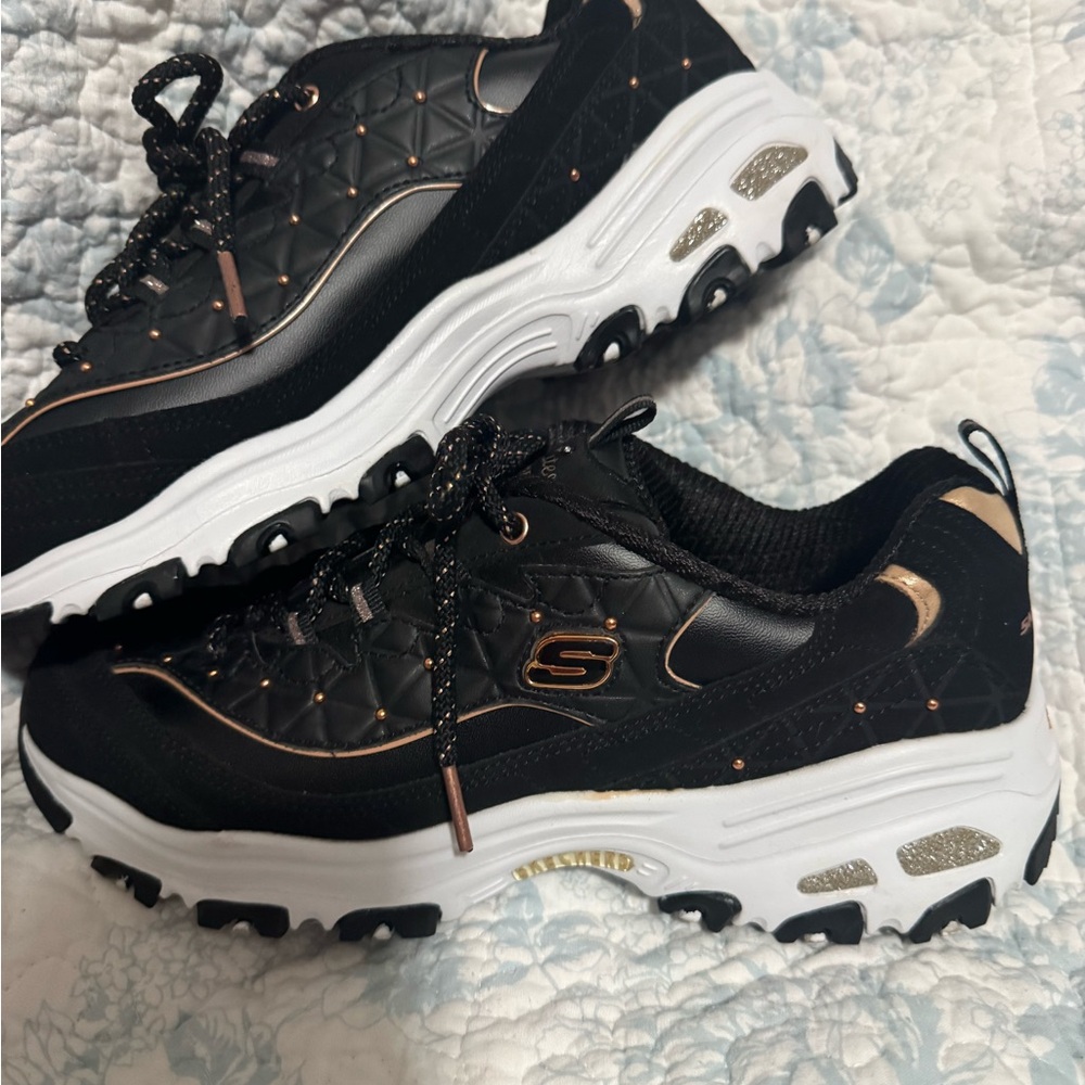 Skechers Women's Black Quilted Sneakers with Rose Gold Trim